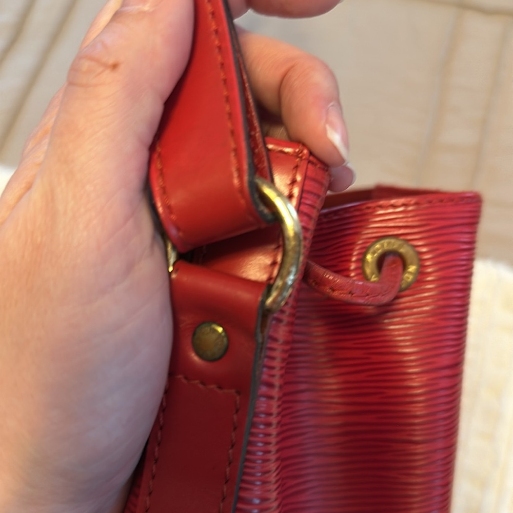 Louis Vuitton Epi Noe - Picture 11 of 16